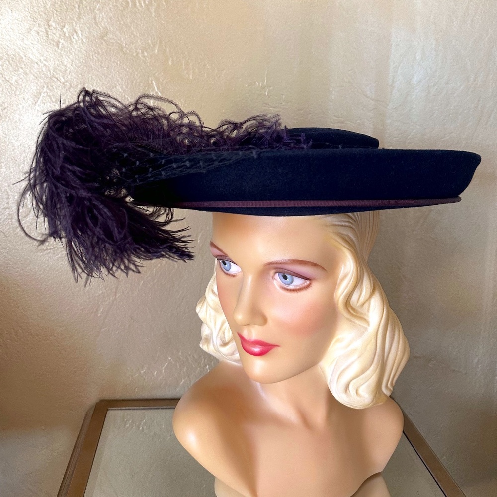 SEDUCTIVE 1940s' NAVY WIDE BRIM HAT + PURPLE GROSGRAIN TRIM & OSTRICH FEATHER